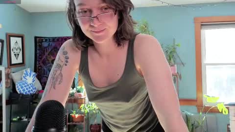 Snapshot of artiepaints chatting on 02/14/25, 06:08 Artie Paints online show from 02/14/25, 06:08