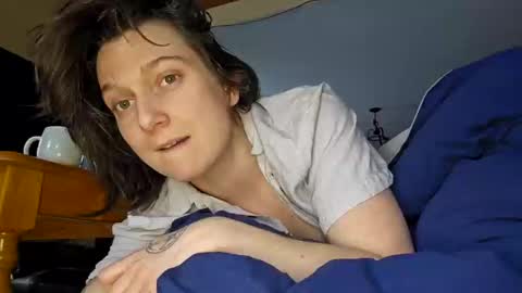 Snapshot of artiepaints chatting on 03/07/25, 06:54 Artie Paints online show from 03/07/25, 06:54