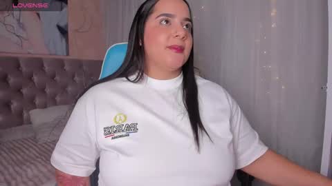 Snapshot of artmisa0519 chatting on 10/14/25, 04:35 artmisa0519 online show from 10/14/25, 04:35