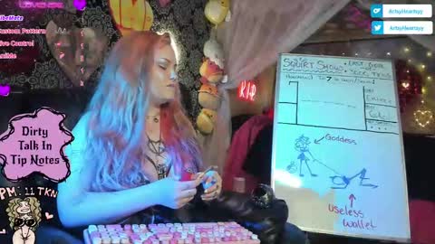 ArtsyHeartsyy online show from 09/18/25, 01:18