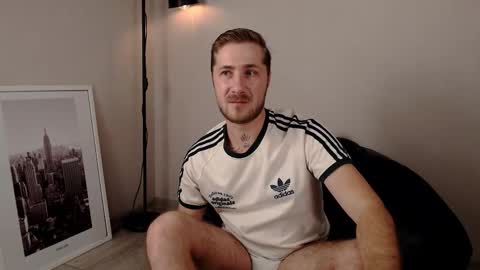 Snapshot of arturswan chatting on 12/14/25, 07:58 Artur Swan online show from 12/14/25, 07:58