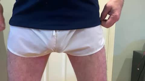 Snapshot of artybee chatting on 11/13/25, 10:14 artybee online show from 11/13/25, 10:14