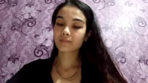 Amina online show from 12/04/25, 08:28