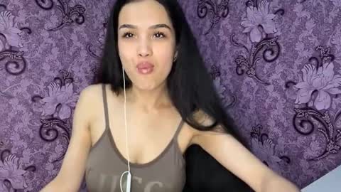 Amina online show from 02/26/26, 06:40