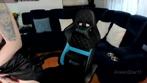 hellen online show from 03/06/25, 01:14