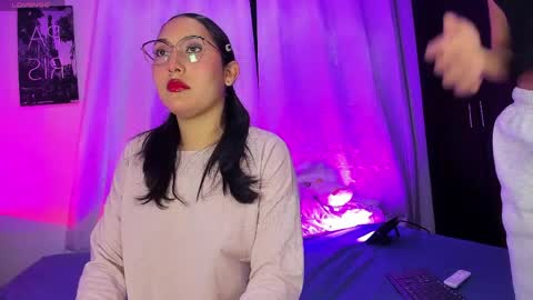 Ariana and Kelsieh online show from 04/08/26, 01:05