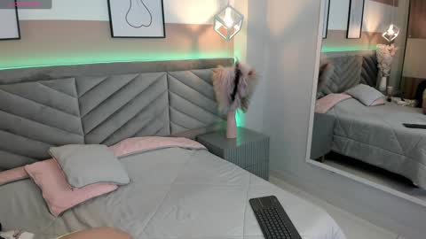 ARY THOMPSON online show from 01/29/25, 08:14