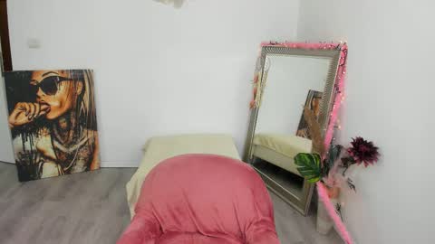 Snapshot of arya_lexa chatting on 11/23/25, 07:02 Arya online show from 11/23/25, 07:02