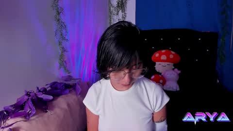 Snapshot of arya_line chatting on 02/15/25, 05:09 Arys online show from 02/15/25, 05:09