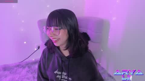 Snapshot of arya_line chatting on 05/01/26, 02:27 Arys online show from 05/01/26, 02:27