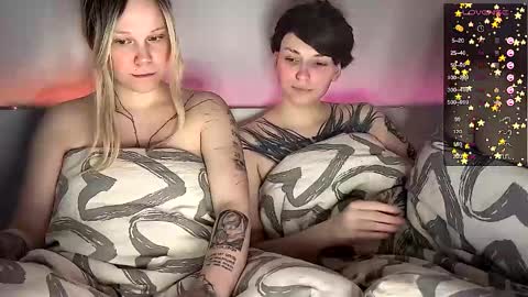 Arya brunett and Cassie blond online show from 02/27/25, 12:13