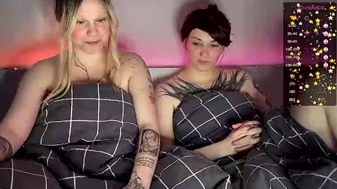 Arya brunett and Cassie blond online show from 03/04/25, 10:35