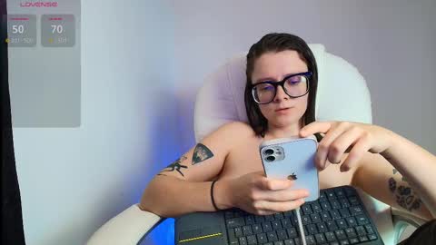 Snapshot of arya_starkw chatting on 03/11/25, 04:29 Ary 3 online show from 03/11/25, 04:29