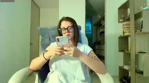 Snapshot of arya_starkw chatting on 09/10/25, 12:49 Ary 3 online show from 09/10/25, 12:49