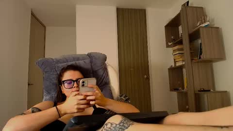 Snapshot of arya_starkw chatting on 10/10/25, 05:12 Ary 3 online show from 10/10/25, 05:12