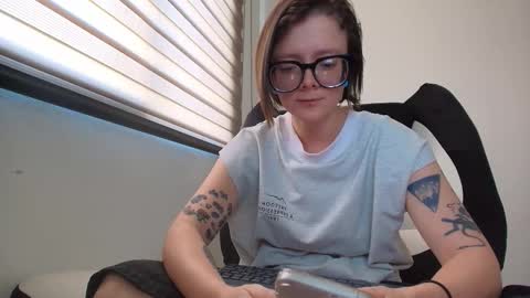 Snapshot of arya_starkw chatting on 01/13/26, 01:49 Ary 3 online show from 01/13/26, 01:49