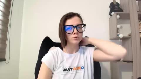 Snapshot of arya_starkw chatting on 03/18/26, 03:15 Ary 3 online show from 03/18/26, 03:15