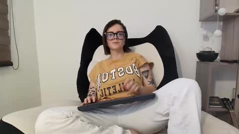 Snapshot of arya_starkw chatting on 03/20/26, 03:28 Ary 3 online show from 03/20/26, 03:28