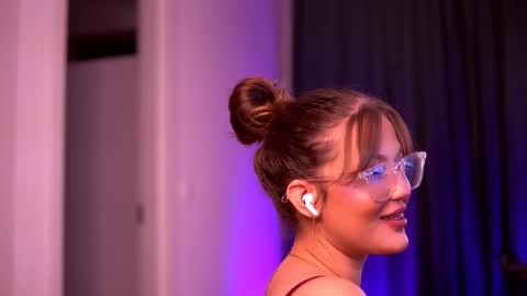 Lunaa  online show from 09/25/25, 08:23