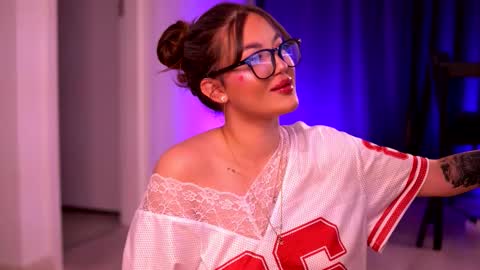 Lunaa  online show from 10/05/25, 11:46