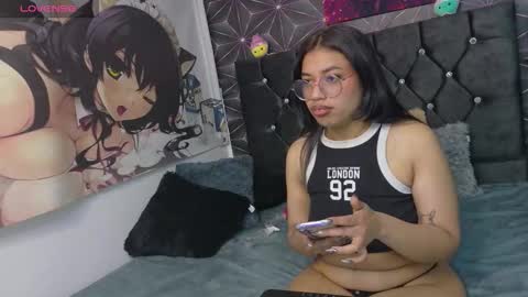 Snapshot of aryahmoonn chatting on 03/21/26, 04:50 aryahmoonn online show from 03/21/26, 04:50