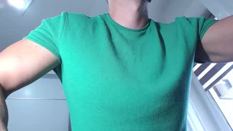 AryanAian1 online show from 11/19/25, 09:53