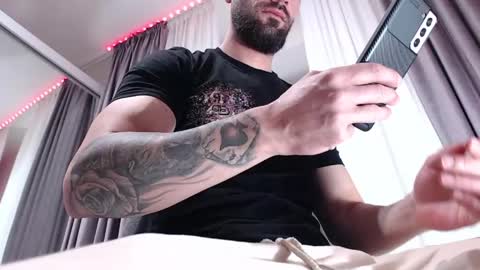 Snapshot of aryanaian1 chatting on 04/18/26, 01:59 AryanAian1 online show from 04/18/26, 01:59