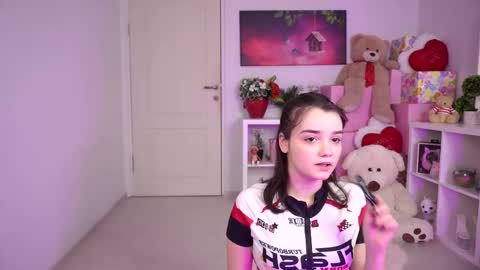Aria online show from 10/12/25, 08:57