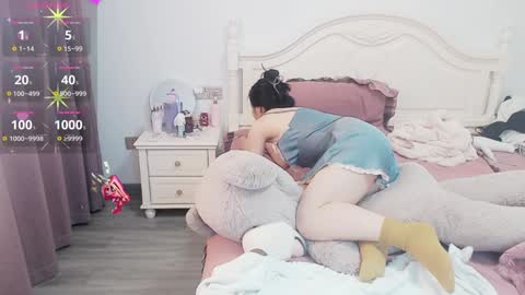 Snapshot of arylia_3 chatting on 12/20/24, 03:47 Lily online show from 12/20/24, 03:47