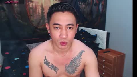 Snapshot of asanhardasrock chatting on 10/20/25, 09:32 joe eros online show from 10/20/25, 09:32