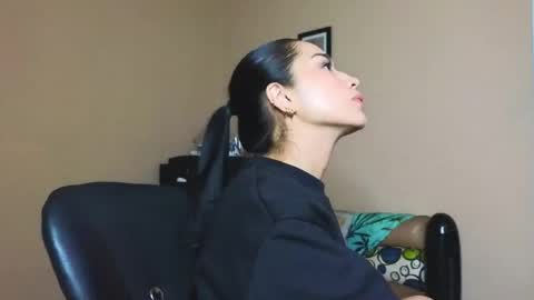 Snapshot of asenaesmee chatting on 01/11/25, 03:55 Asena online show from 01/11/25, 03:55