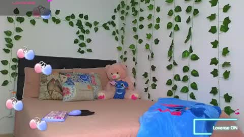 Snapshot of asenaesmee chatting on 03/11/25, 05:57 Asena online show from 03/11/25, 05:57