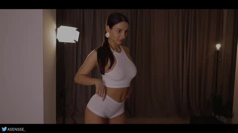 Snapshot of asensse chatting on 03/05/25, 07:27 Call me Ann online show from 03/05/25, 07:27