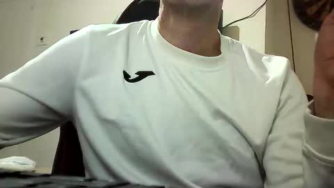 Snapshot of aservirparati chatting on 12/02/25, 06:36 perrita online show from 12/02/25, 06:36