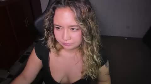 ash_smith1 online show from 11/26/25, 10:55