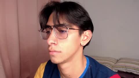 Snapshot of ash_v1 chatting on 11/18/25, 12:38 Ash online show from 11/18/25, 12:38