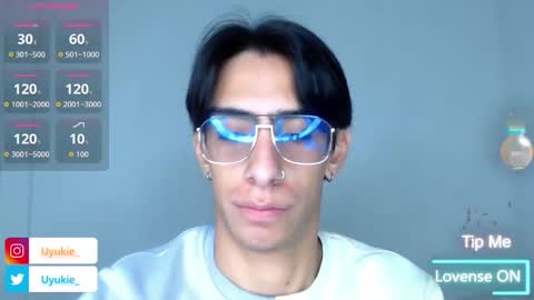 Snapshot of ash_v1 chatting on 11/30/25, 02:37 Ash online show from 11/30/25, 02:37