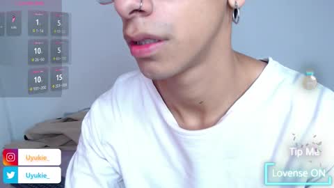 Snapshot of ash_v1 chatting on 12/20/25, 02:02 Ash online show from 12/20/25, 02:02