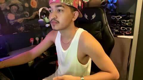 Snapshot of ashcross chatting on 12/01/25, 12:21 Ash Cross online show from 12/01/25, 12:21