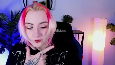 AshleyAshe  online show from 02/09/25, 05:01