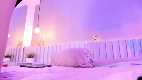 I am Ashley online show from 12/19/25, 07:32