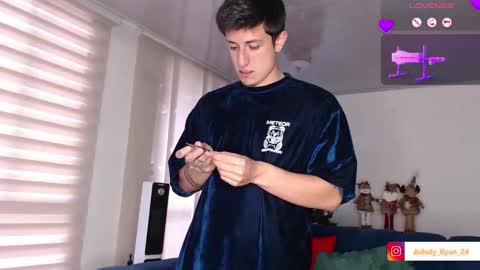 Snapshot of ashely_ryan24 chatting on 11/28/25, 09:28 Ashley And Ryan online show from 11/28/25, 09:28