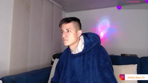 Snapshot of ashely_ryan24 chatting on 01/06/26, 11:29 Ashley And Ryan online show from 01/06/26, 11:29