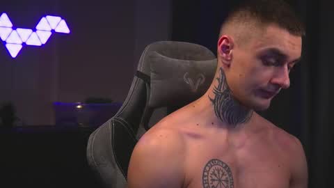 Snapshot of asher_88 chatting on 02/11/25, 06:22 Jerk Machine online show from 02/11/25, 06:22