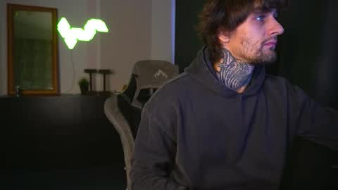 Snapshot of asher_88 chatting on 09/28/25, 02:11 Jerk Machine online show from 09/28/25, 02:11