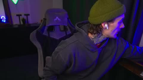 Snapshot of asher_88 chatting on 10/08/25, 01:09 Jerk Machine online show from 10/08/25, 01:09