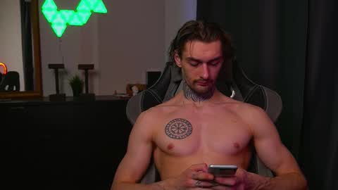 Snapshot of asher_88 chatting on 10/19/25, 01:45 Jerk Machine online show from 10/19/25, 01:45