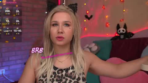 Snapshot of asherat69 chatting on 10/20/25, 05:24 Anna Anya online show from 10/20/25, 05:24