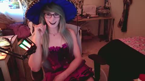 Ashley Scarlett online show from 10/21/25, 07:36