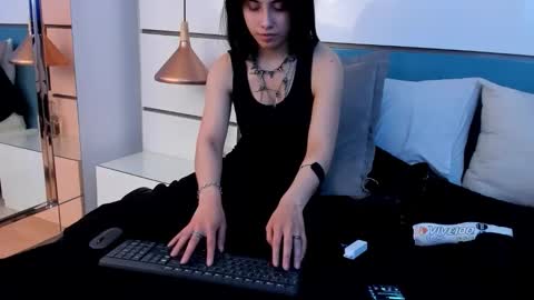 Snapshot of ashkoreh chatting on 12/04/25, 09:45 Ashkoreh online show from 12/04/25, 09:45